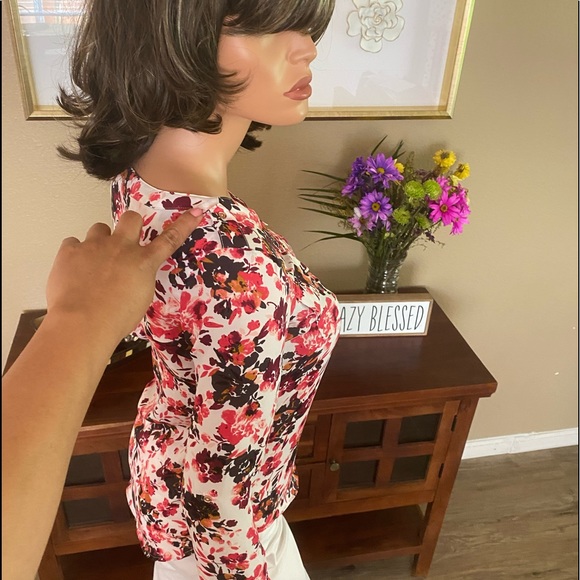 Candie’s Formal Floral Blouse - Picture 7 of 9